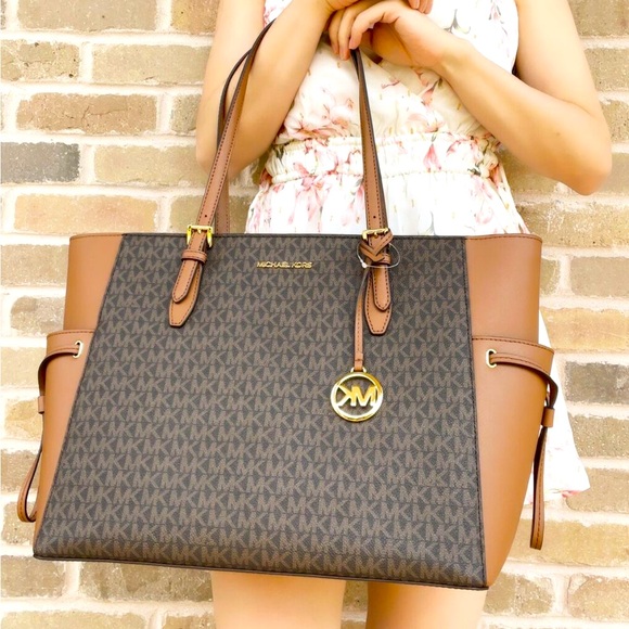 Michael Kors Gilly Large Jet set Drawstring Top Zip Tote Brown Monogram - Picture 4 of 15